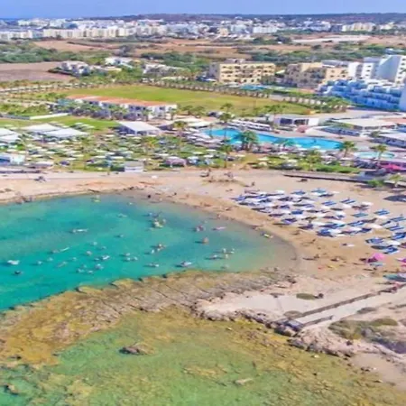 Anastasia Waterpark 4*